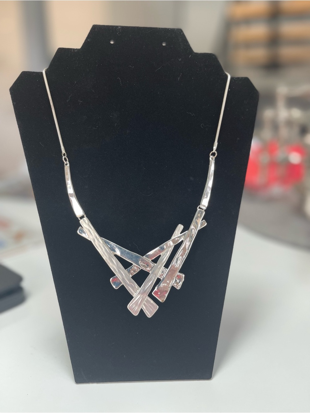 NWOT Elegant Stainless Abstract V-Shape Necklace - Women Jewelry